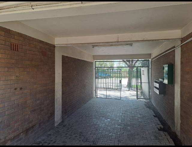 1 BEDROOM FLAT FOR SALE IN VEREENIGING CENTRAL
